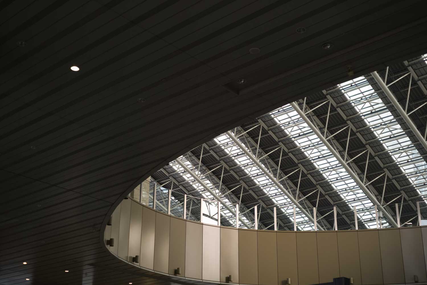 Leica M10-P シルバークローム 大阪駅の天井