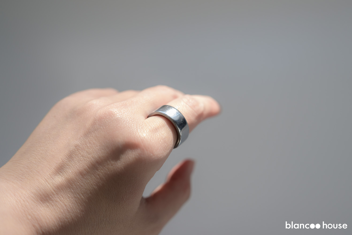 Oura ring4をつけたところ