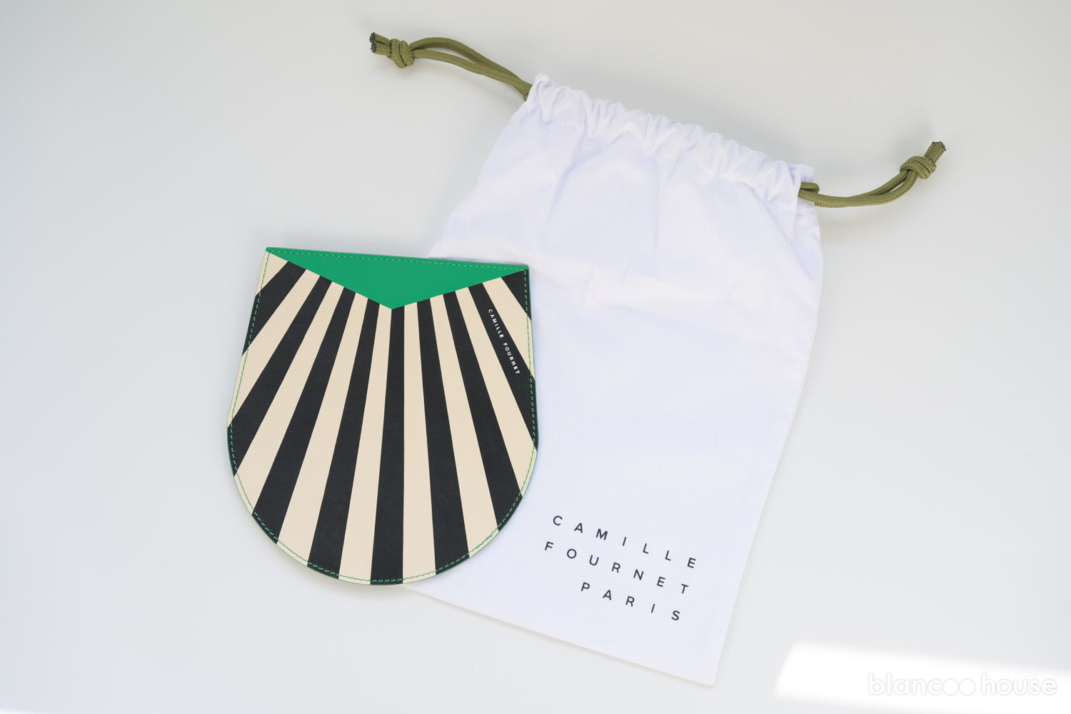 カミーユフォルネマウスパッドと付属袋