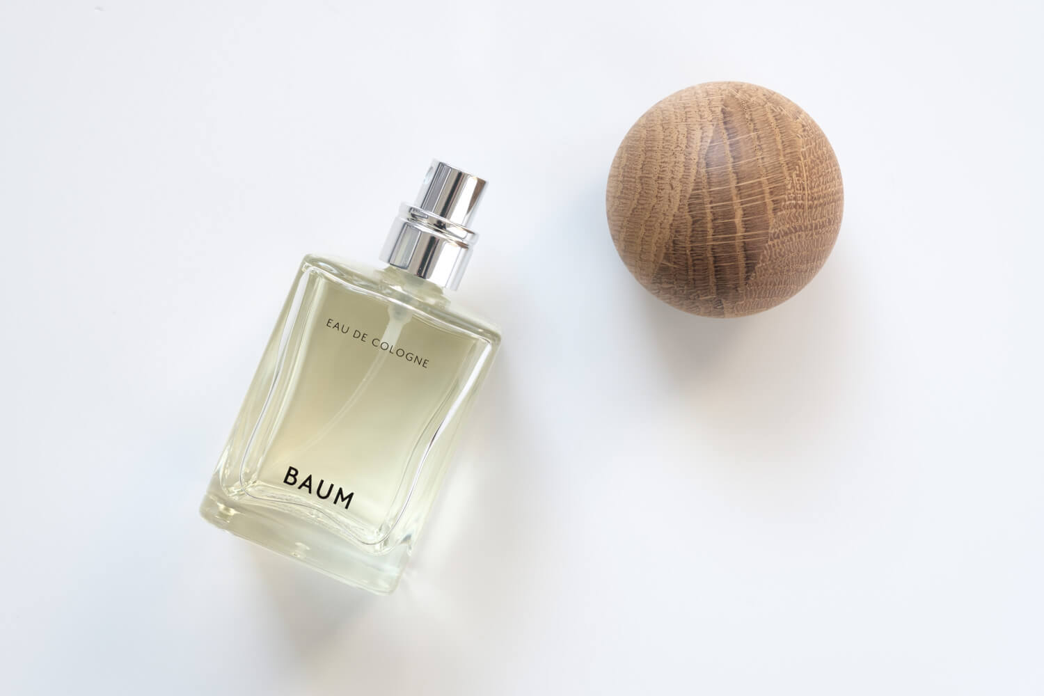 レビュー】BAUM（バウム）の香水はカリモクとコラボした木のフタがいい 