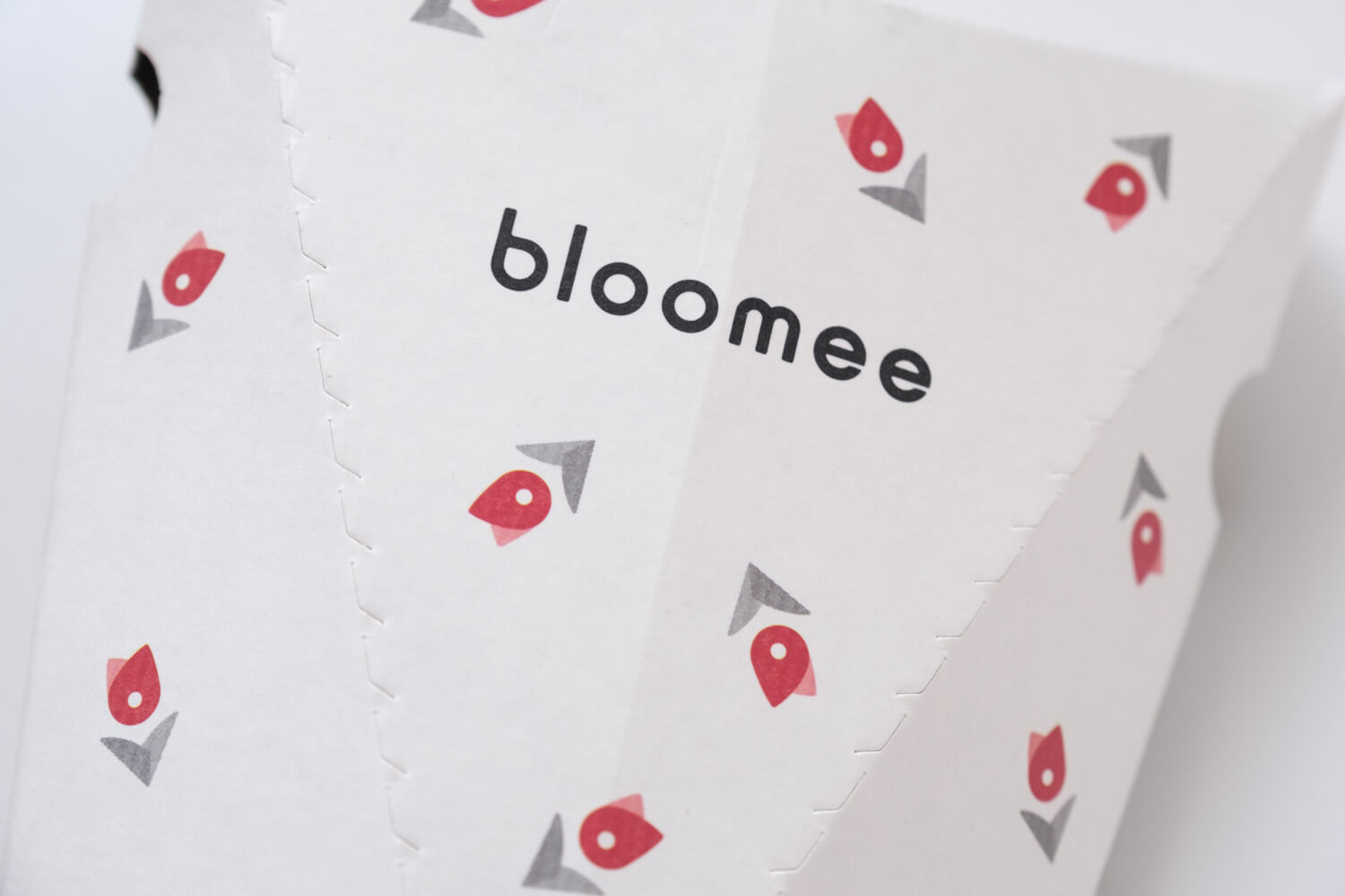 bloomee（ブルーミー）のロゴ