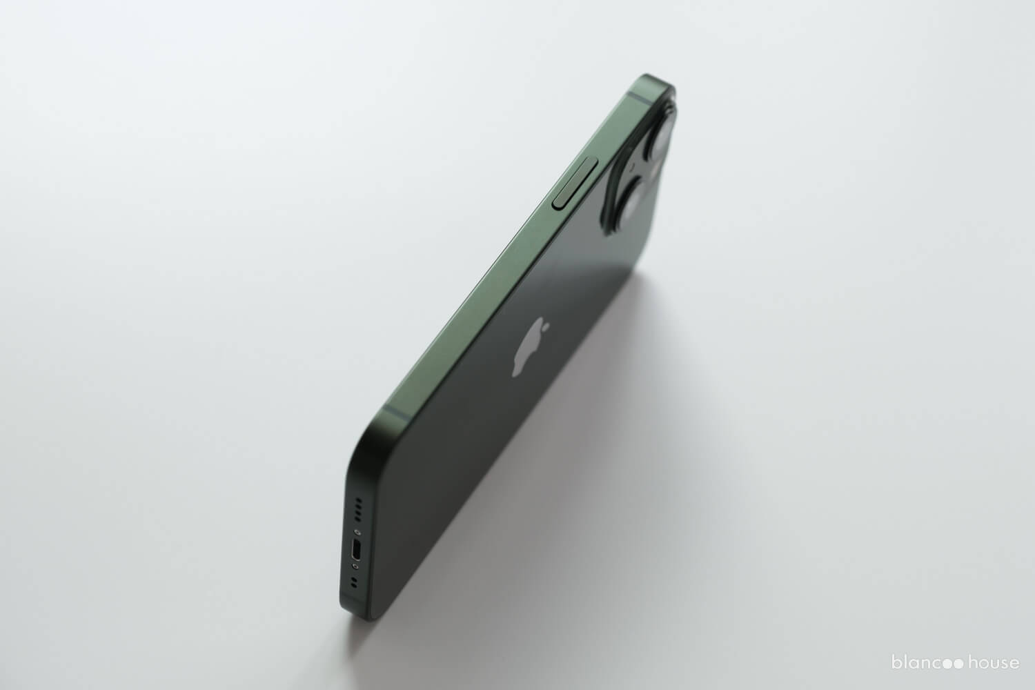 iPhone 13 mini グリーンの電源ボタン