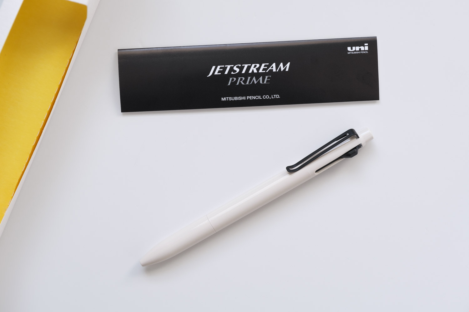 ジェットストリームプライム3色ボールペン（SXE3330005.45）の本体と説明書