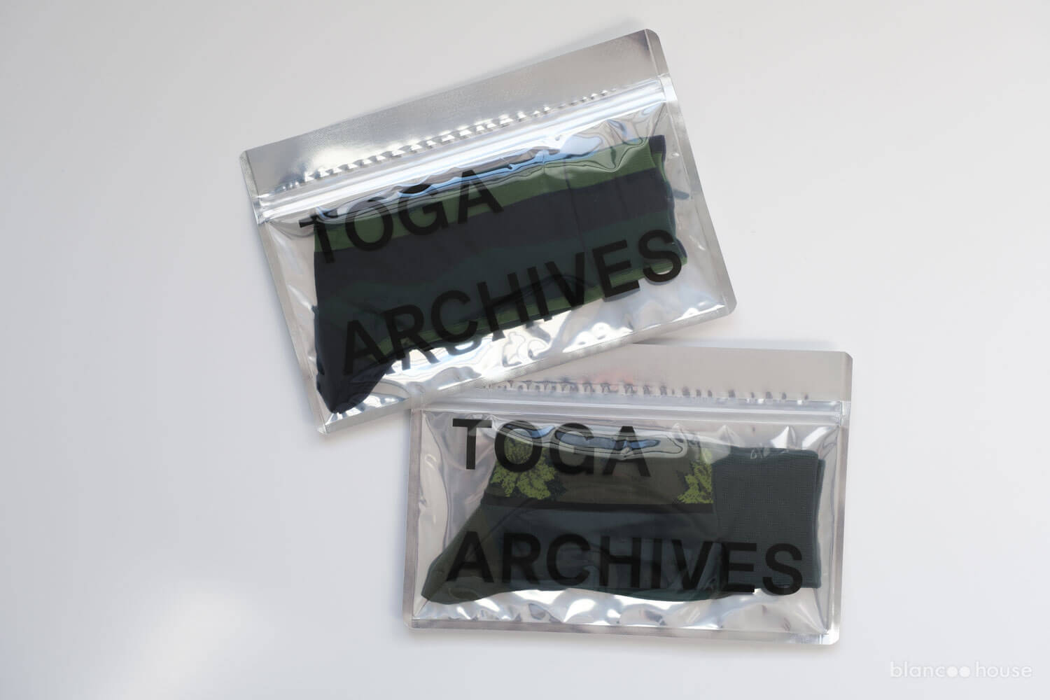TOGA×Tabioコラボ 2021年2種類のパッケージ