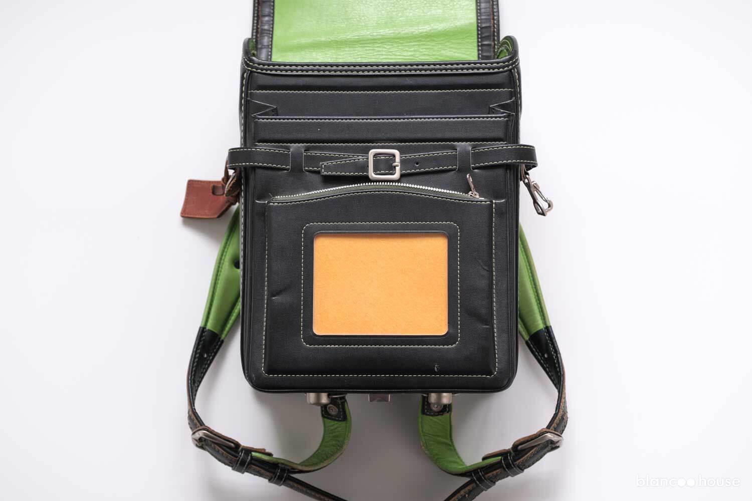 土屋鞄のランドセル「牛革コンビ 黒×緑」を6年使った状態（ポケット部分）